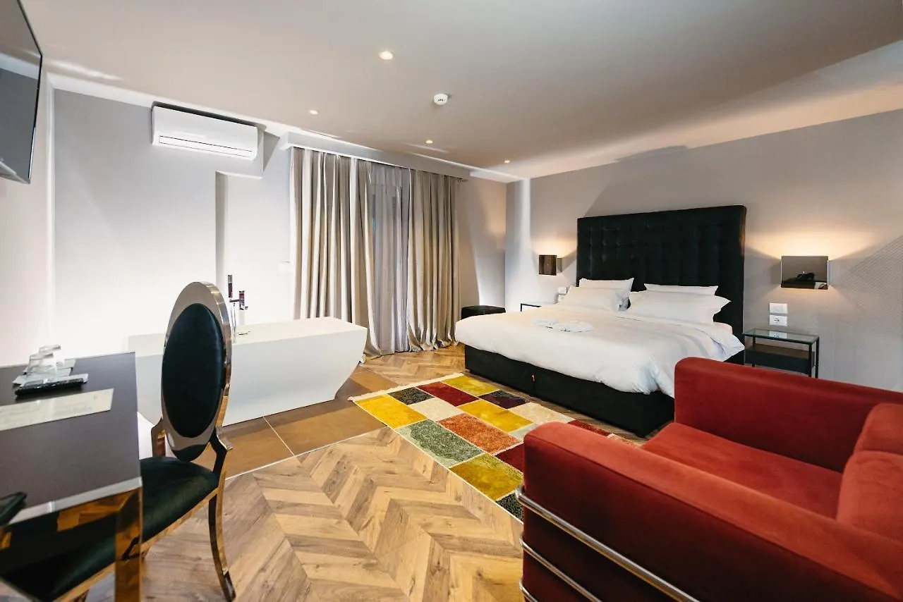 Hotel Egnatia Tirana 4*,